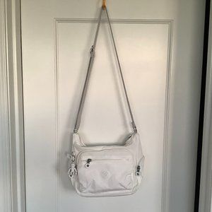 Kipling Gabbie Crossbody Alabaster White